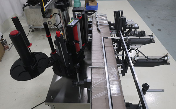 高速贴标机,贴标机,全自动贴标机