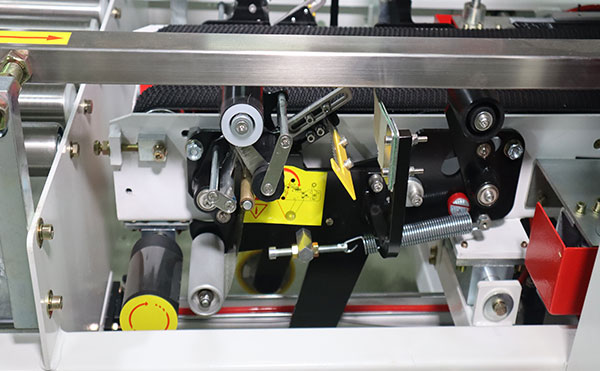 一字型全自动封箱机,全自动封箱机,封箱机