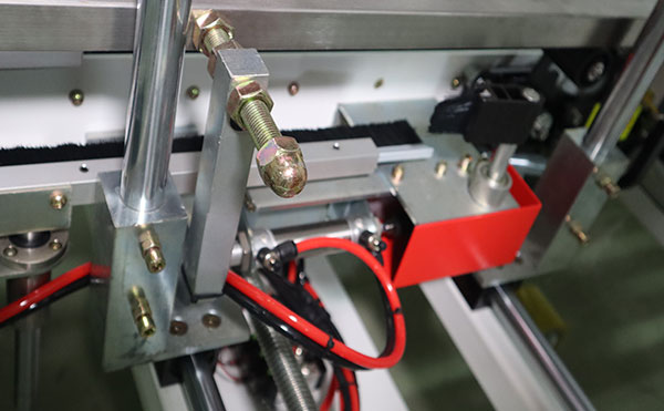 自动折盖封箱机,封箱机,封箱机厂家,ued官网体育