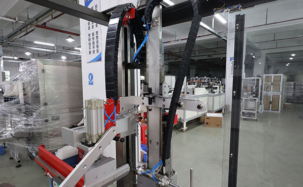 侧封式封箱机,封箱机,封箱机厂家,ued官网体育